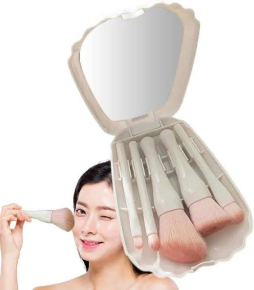 Shells 5 in 1 Cosmatic Mirror and Makeup Brush Set