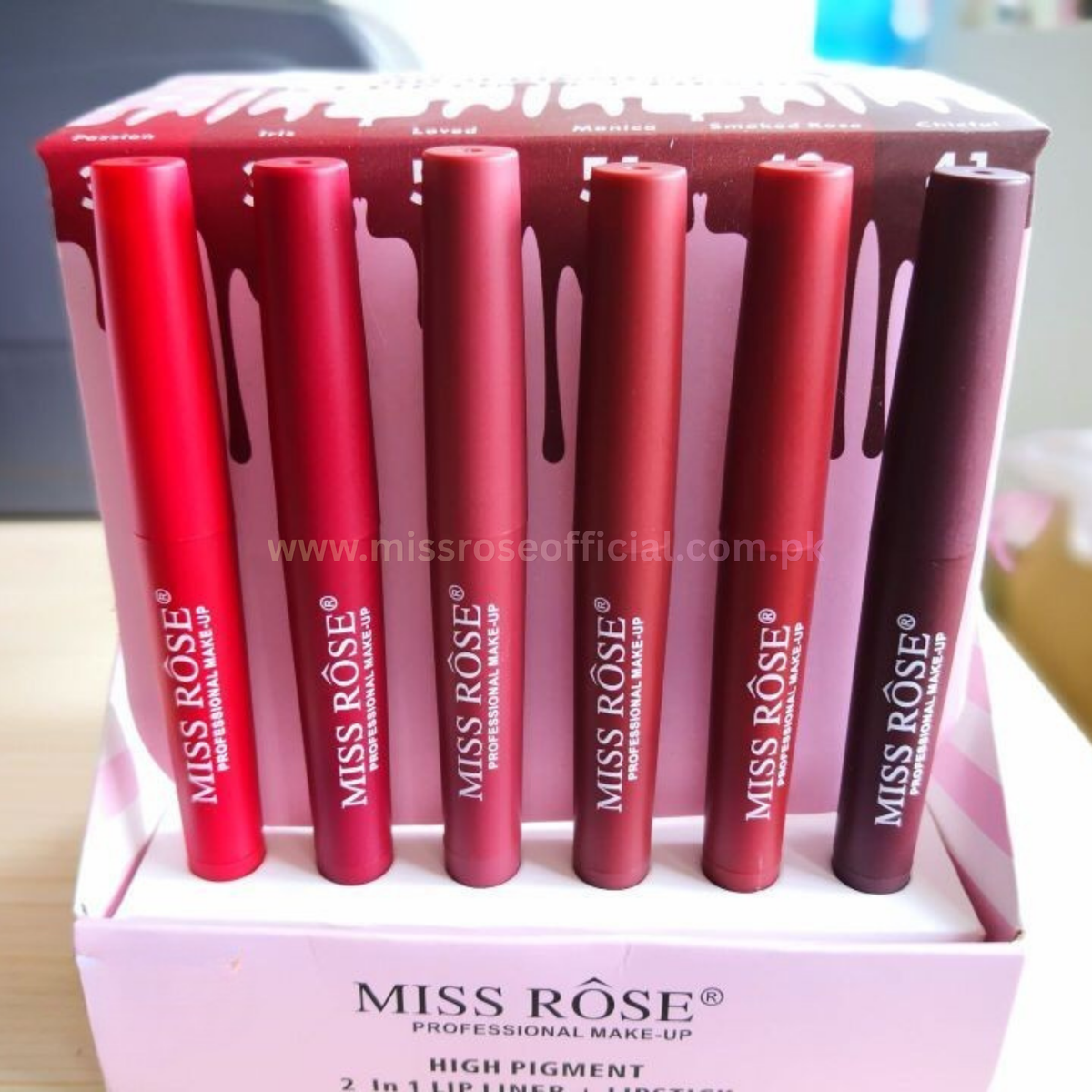 Dual Ended Lip Liner & Lipstick (Red)